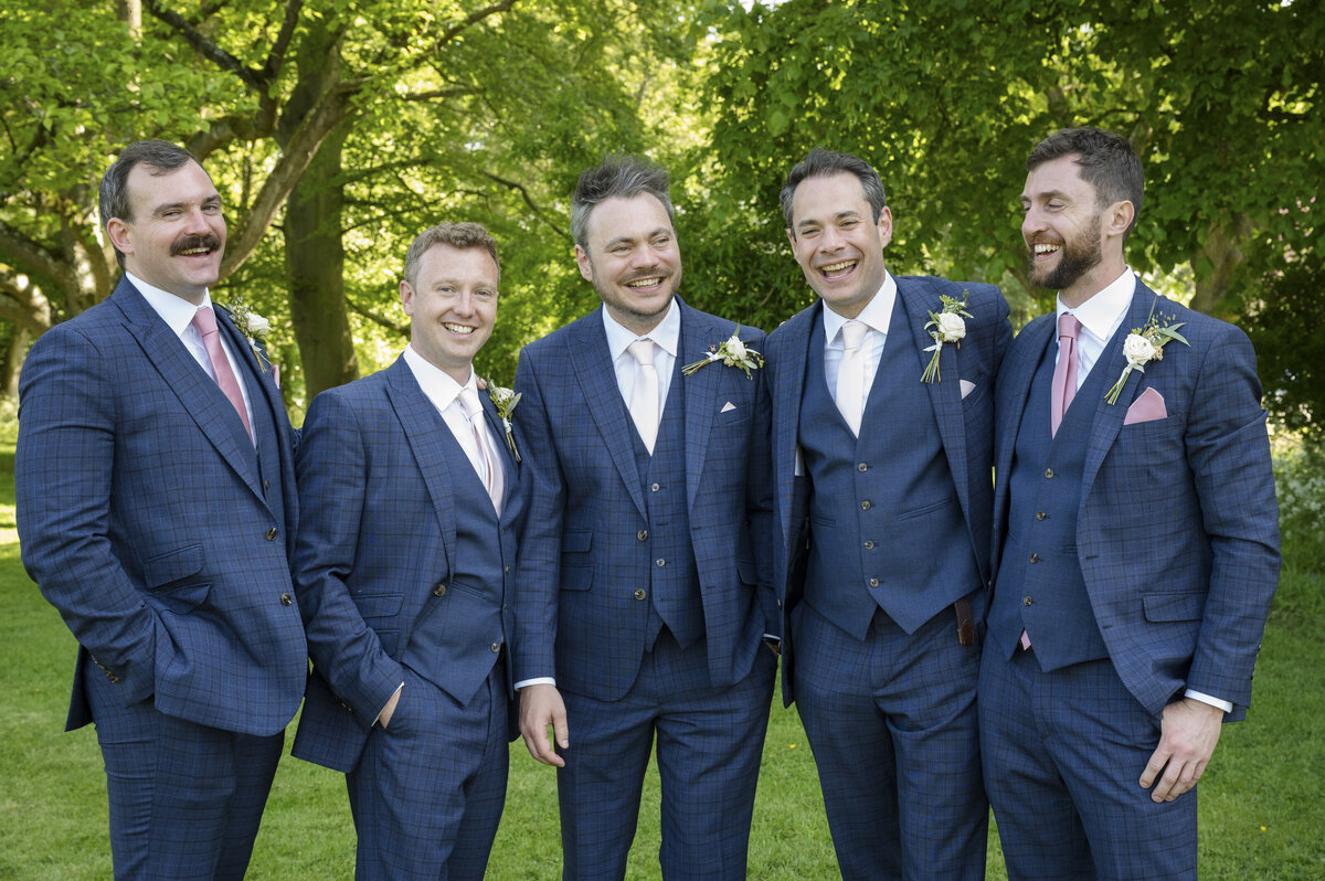 Notley-Abbey-wedding-photography-1090
