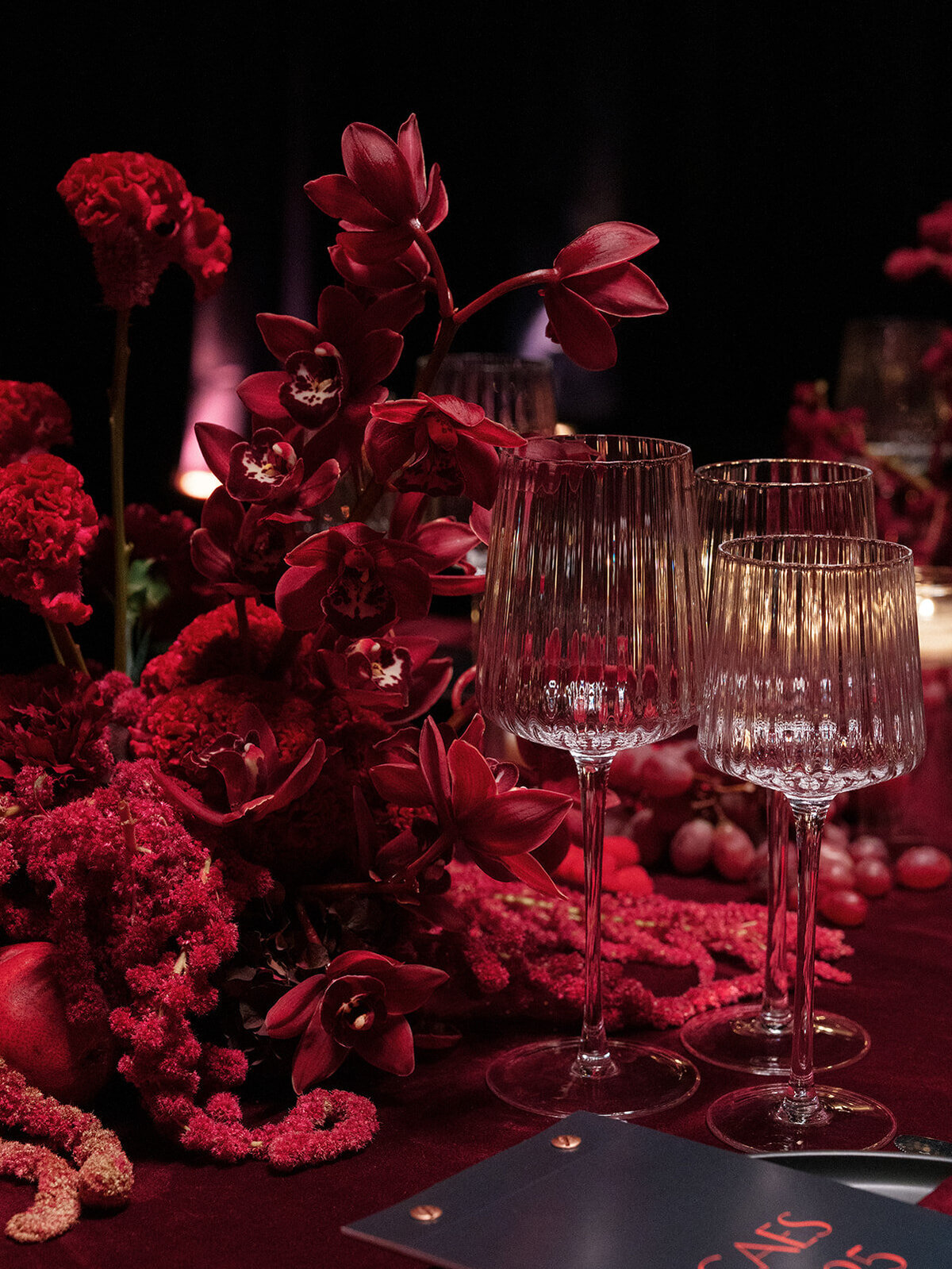 modern-red-floral-arrangement-ri
