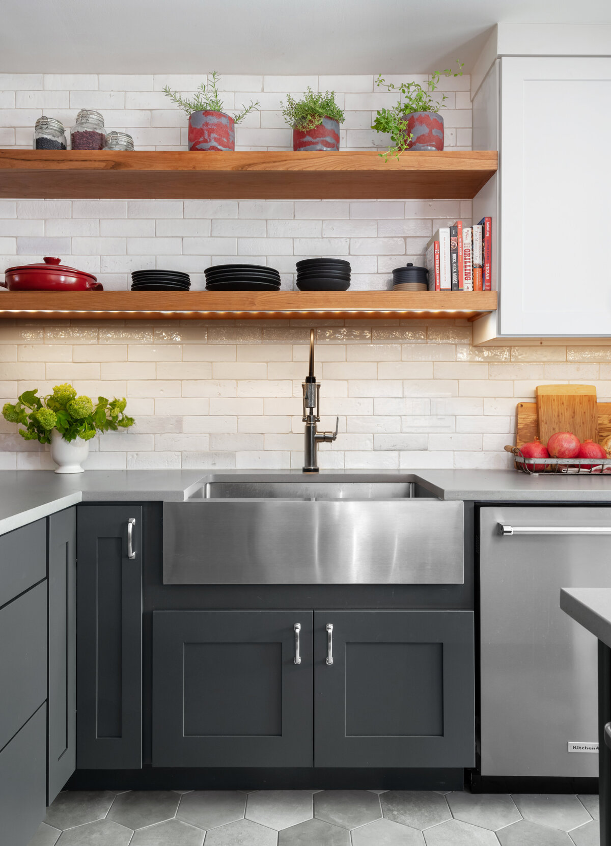 hello-home-modern-kitchen-stainless-apron-front-sink-austin-6