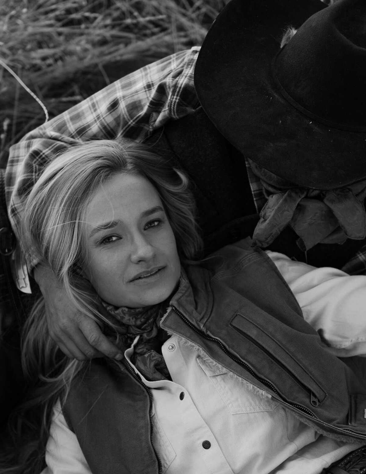 presley-gray-photo-montana-western-ranch-couples-photoshoot-2257