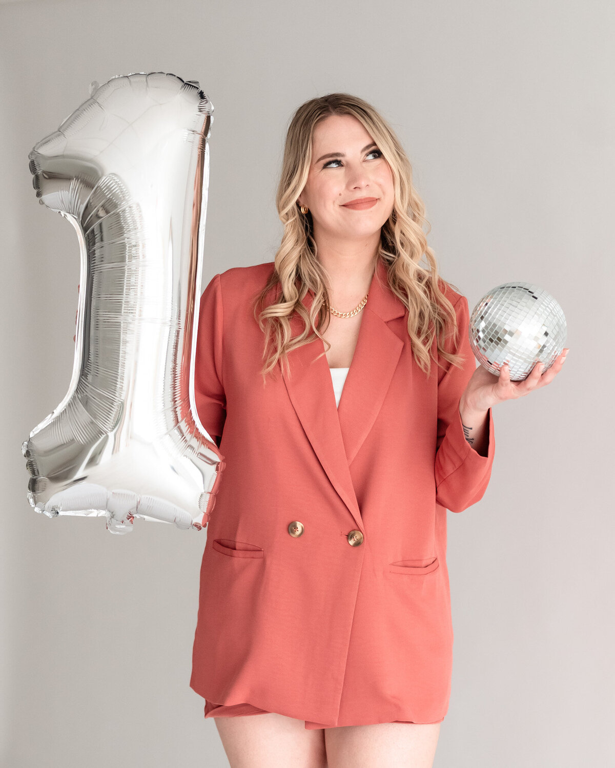 glowhemian-esthetics-beauty-branding-session-studio-next-door