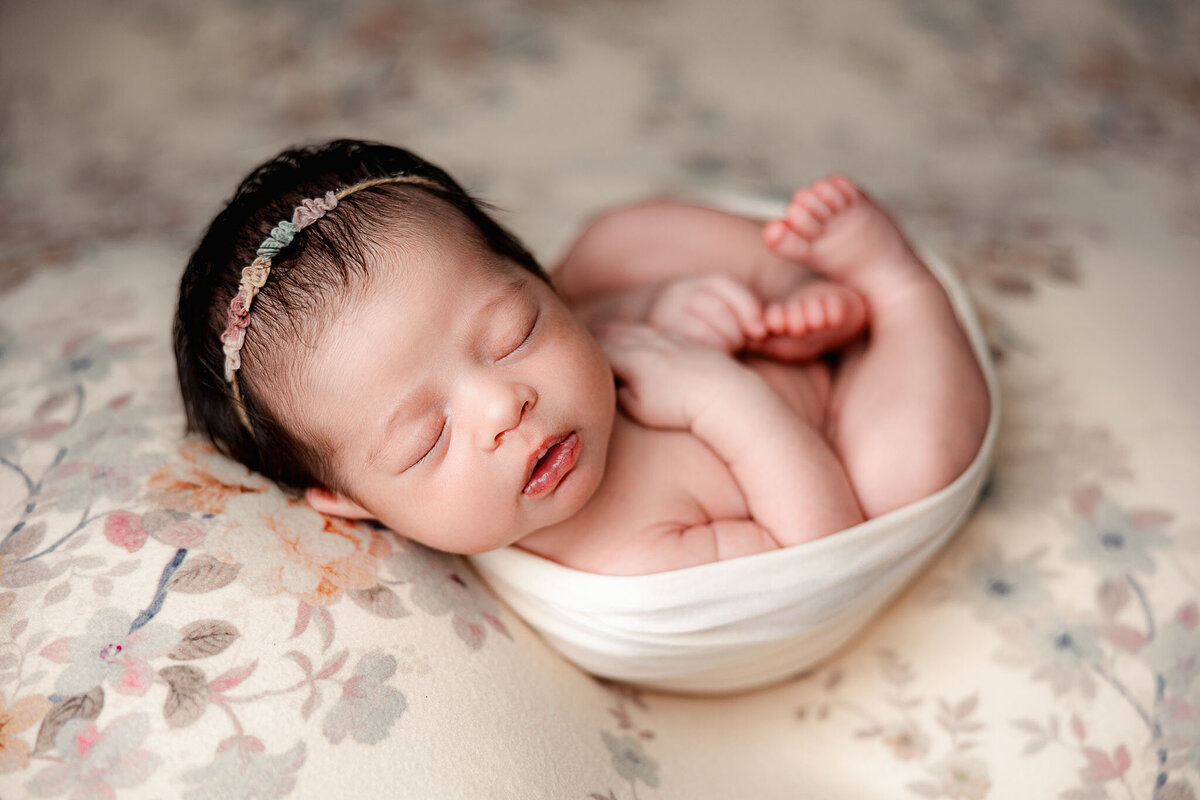 arielle_elizabeth_photography_newborn photographer, family photographer, baby photographer, milestones photographer, studio, near traverse city, near charlevoix, near petoskey, near gaylord, near harbor springs, michigan photographer_01146