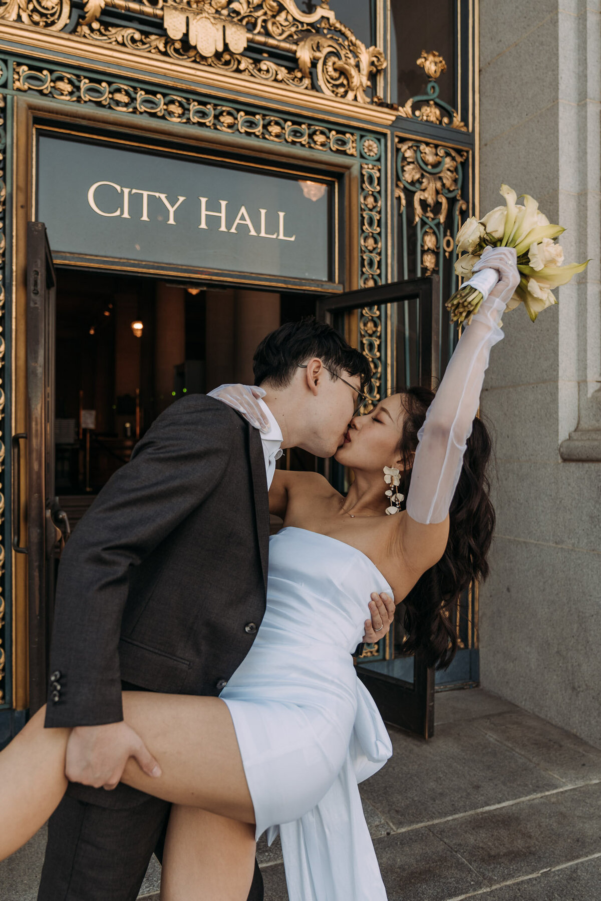 Joyce Li Photography Destination Wedding Elopement Engagement Lifestyle Portrait Photographer West Coast Seattle Washington California sfcityhallelopement-69