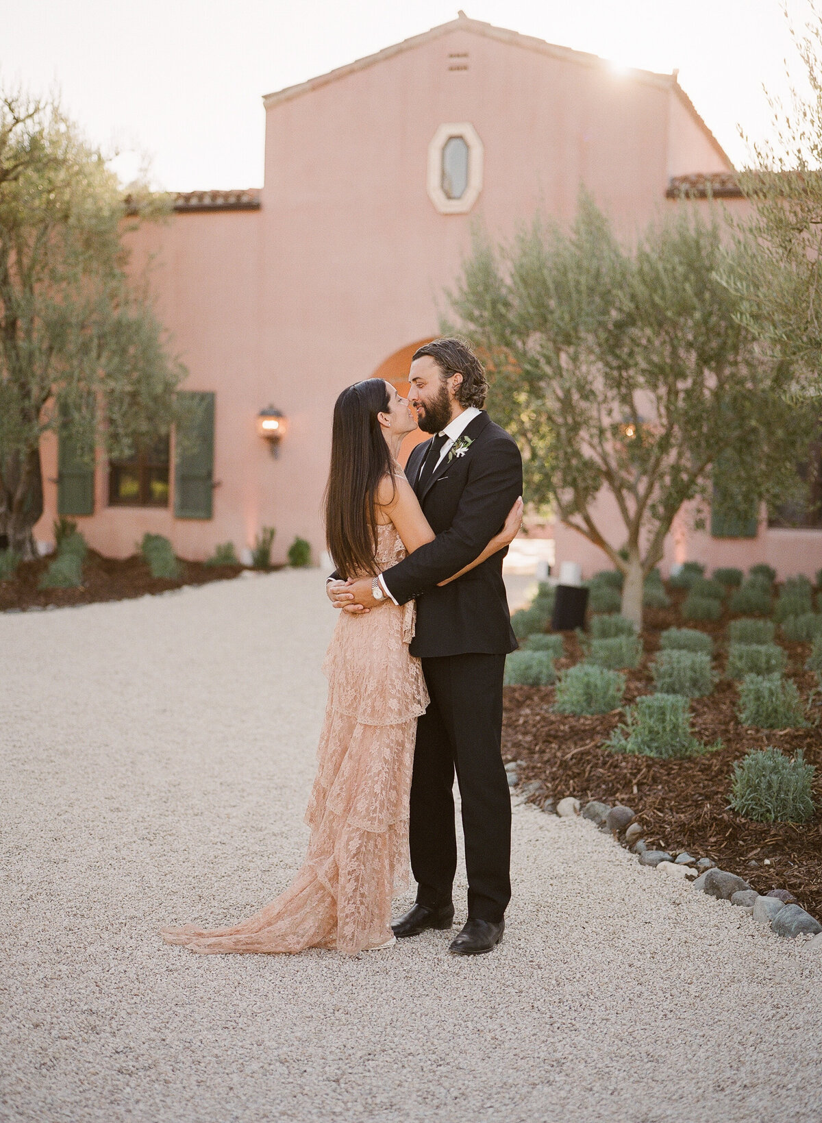 meg-smith-santa-ynez-winery-wedding-beaulieuu-garden00105
