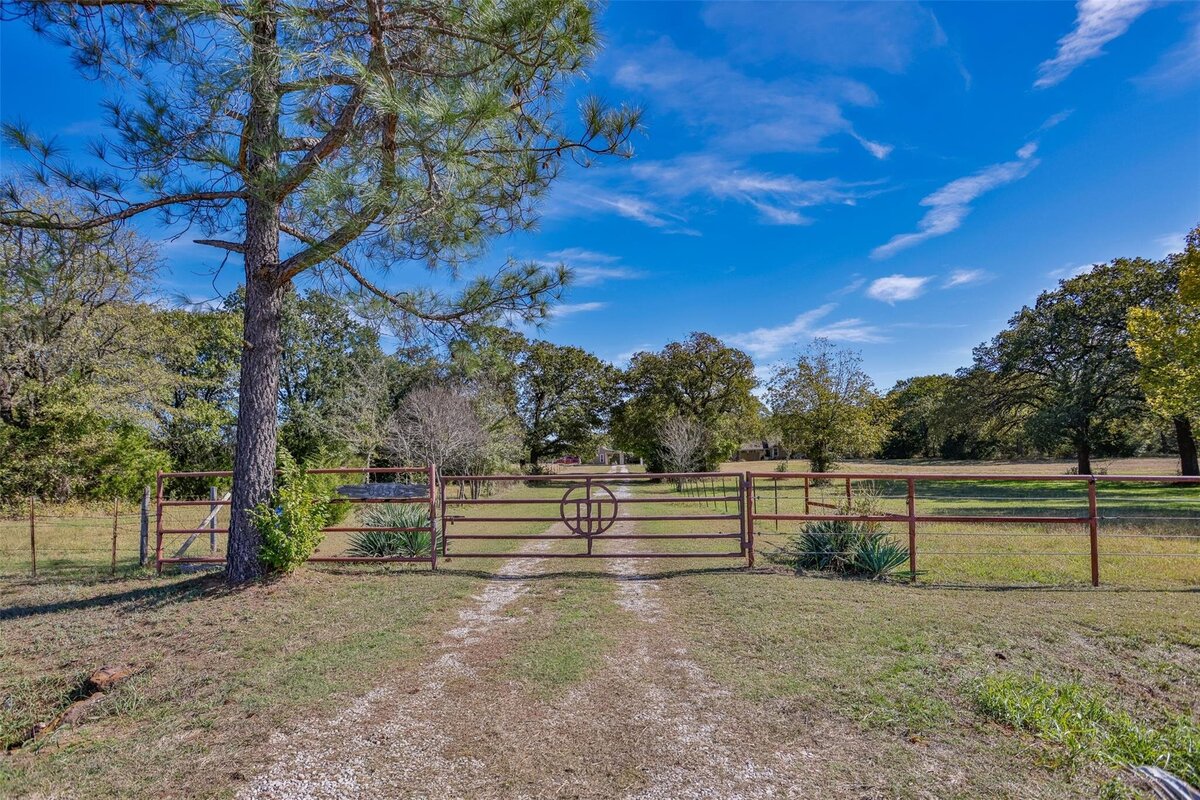 16 acres for sale in Collinsville Texas