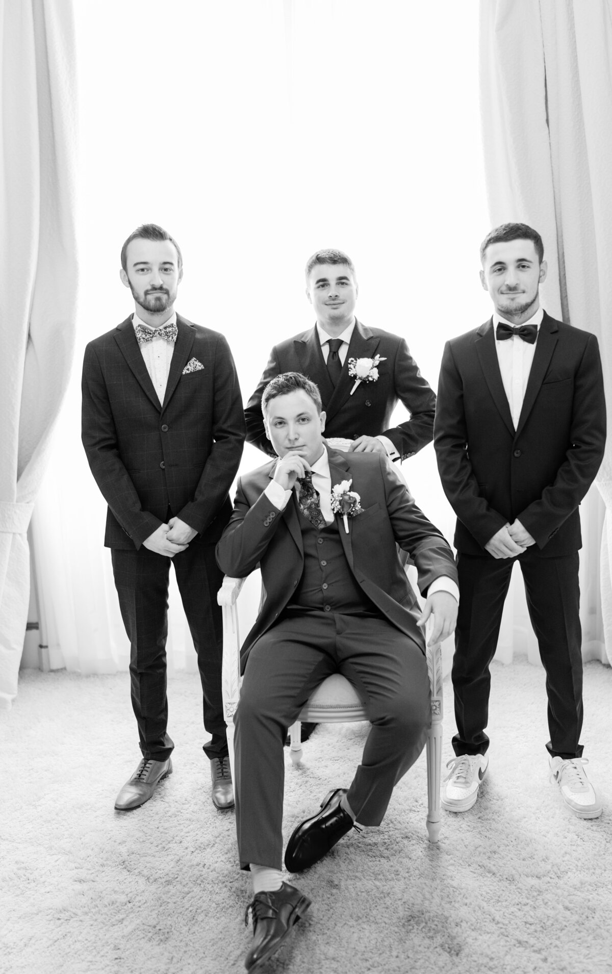 photographe gien aurore photographe chateau beaujeu wedding photographer loiret groom boys