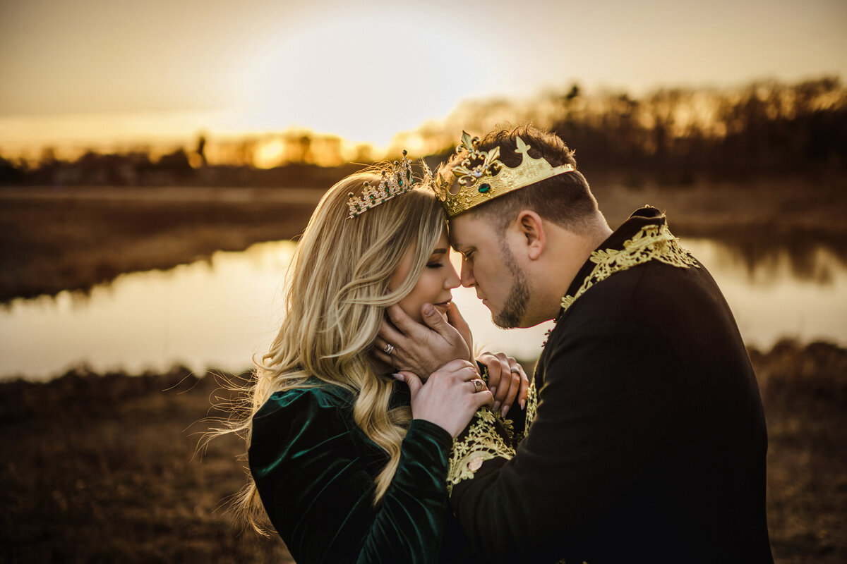 Romantic maternity session