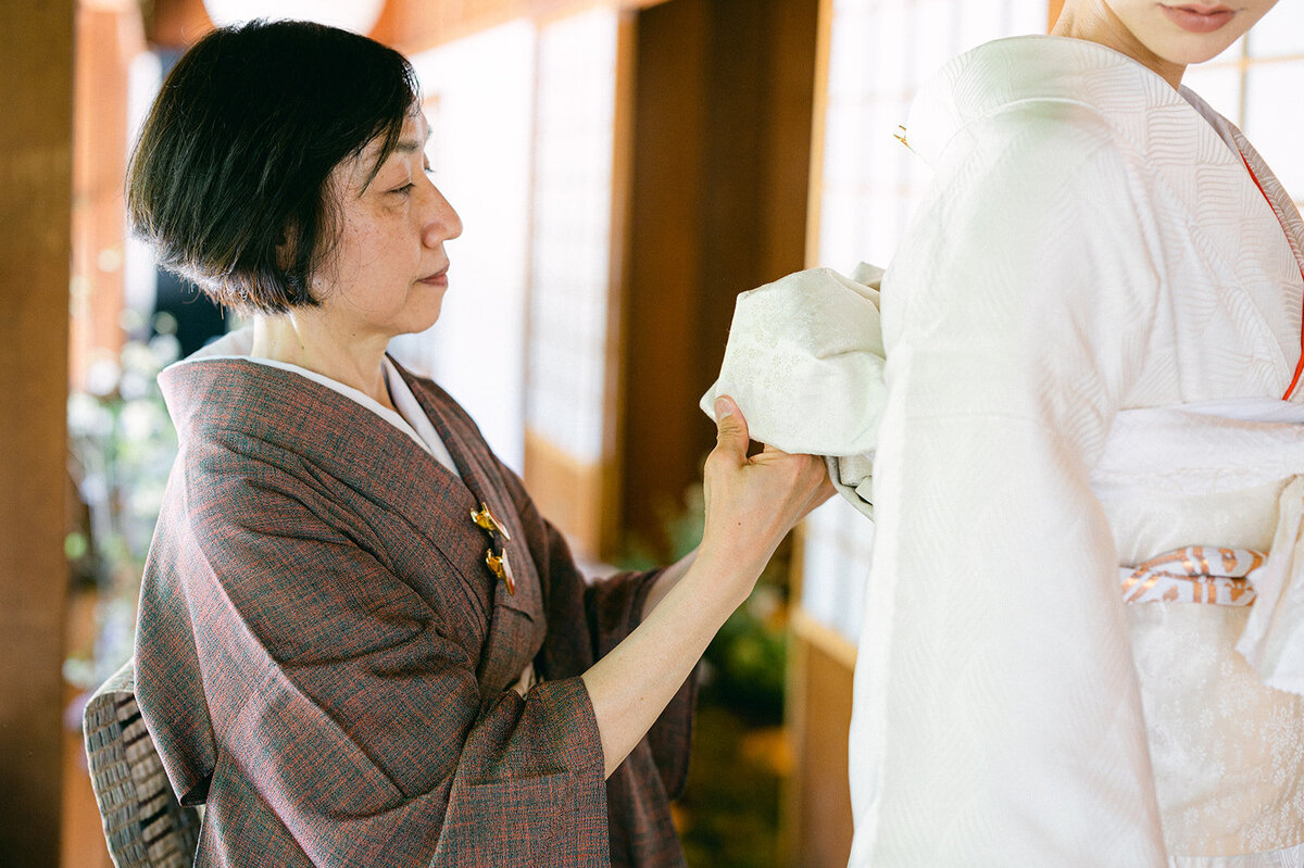 studio-dukesa-amy-huang-fine-art-destination-wedding-film-photography-showit-design-partner-hakone-14