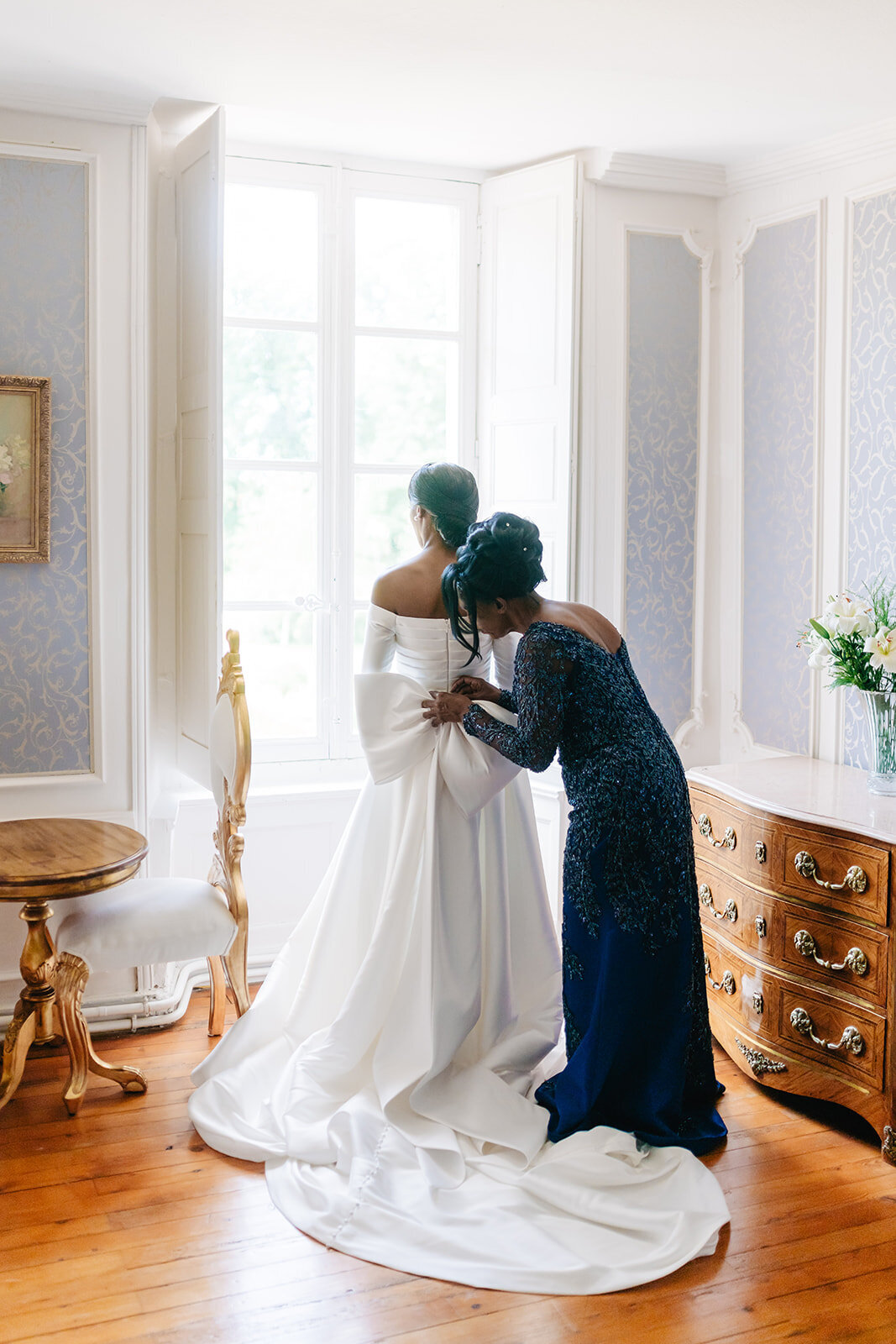 MorganeBallPhotography-Wedding-ChrisKim-ChateaudeVezins-Weddingday-02-GettingReadyKim-46-3649