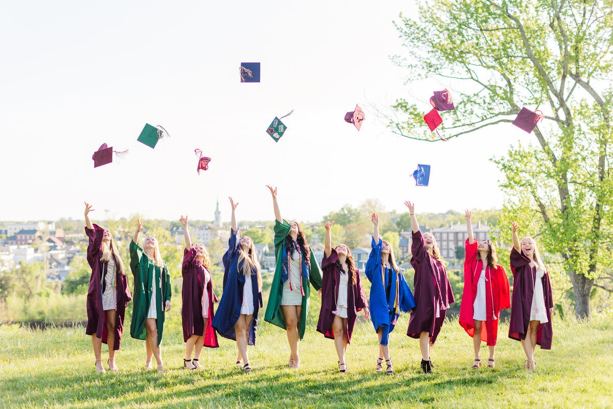 SeniorSpokesmodels22_Cap&Gown_Fredericksburg_KelseyMariePhotography-RichmondWeddingPhotographer-2022-3192