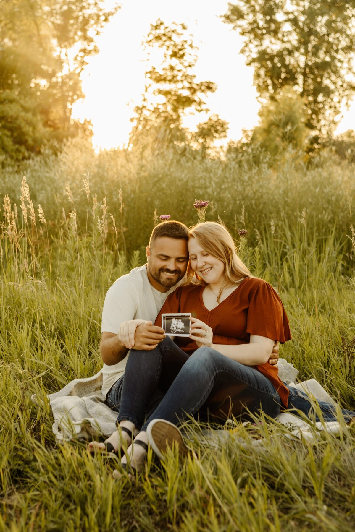 midwest-maternity-wildflower-session-12