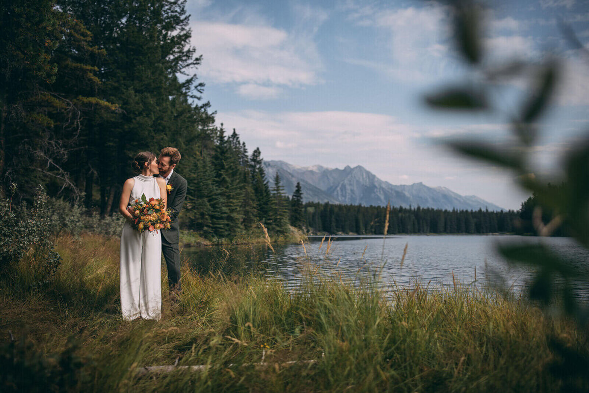couple-wedding-photo-forest-lake-mountains