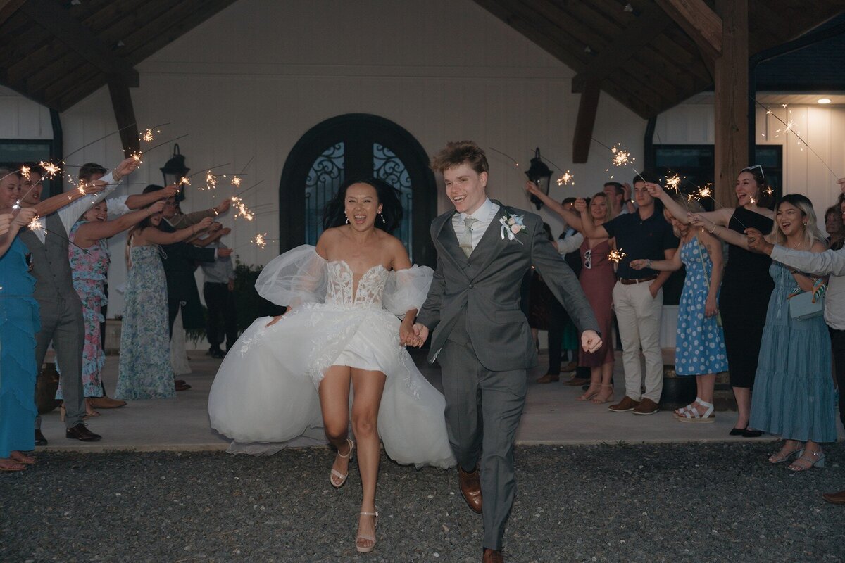 north-carolina-wedding-photographer-stephanie-small-weddings-00097