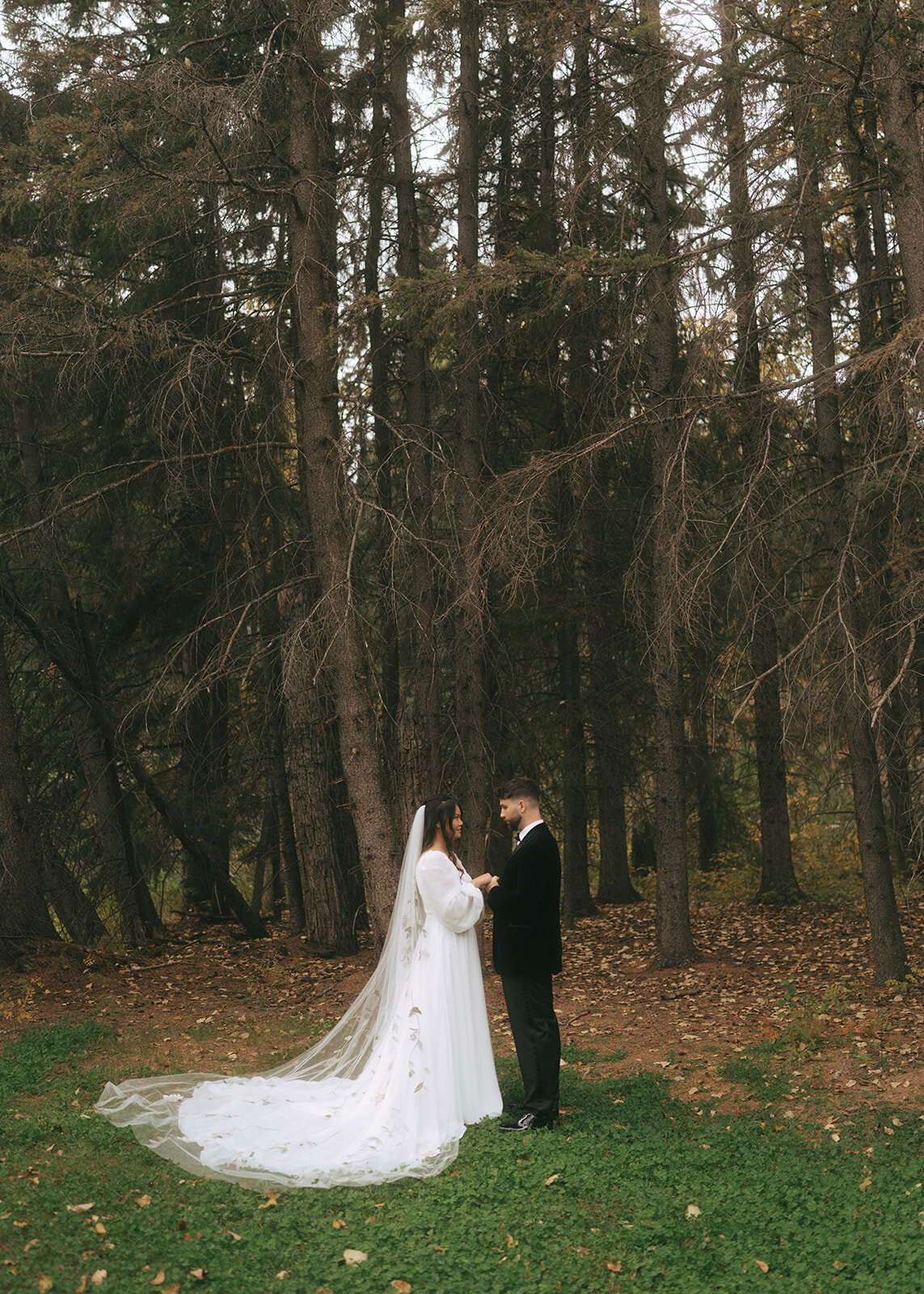 the-valley-alberta-fall-wedding-taylor-dawning-photography-558