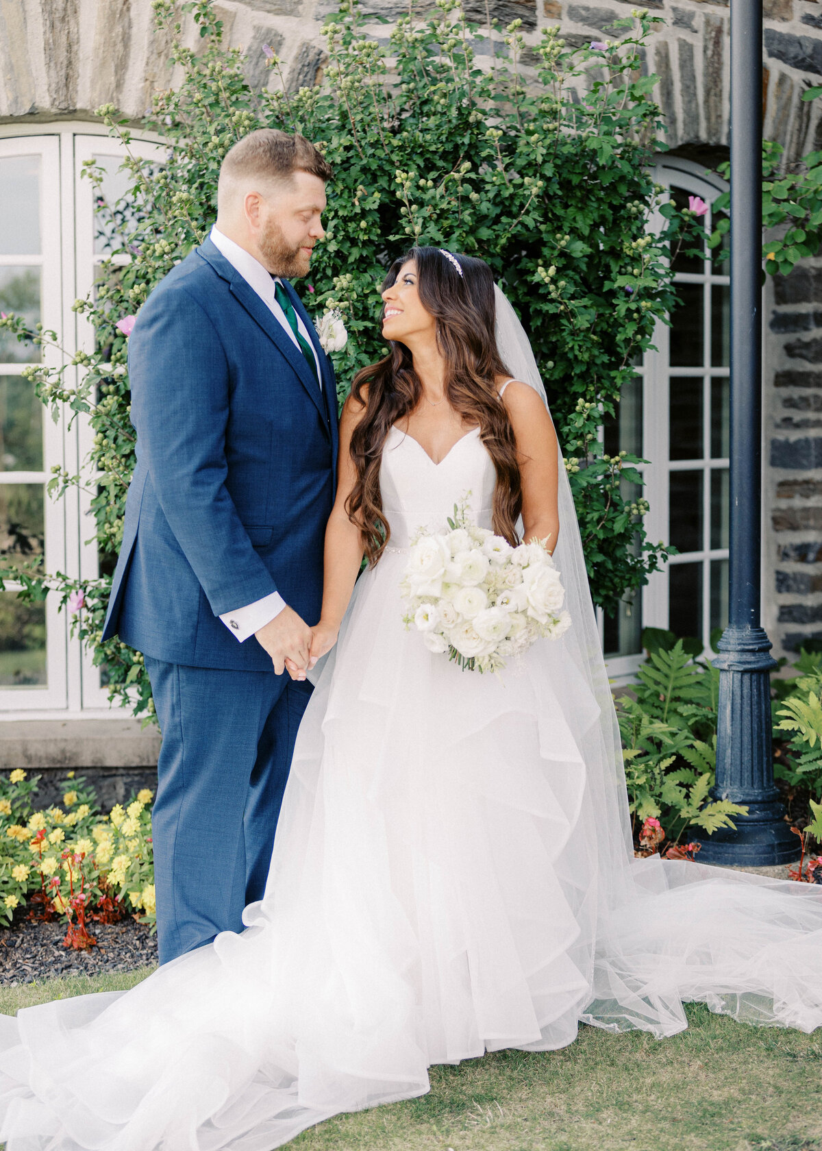 Huntingdon-Valley-Country-Club-Wedding-Bride-Groom-Photos_057