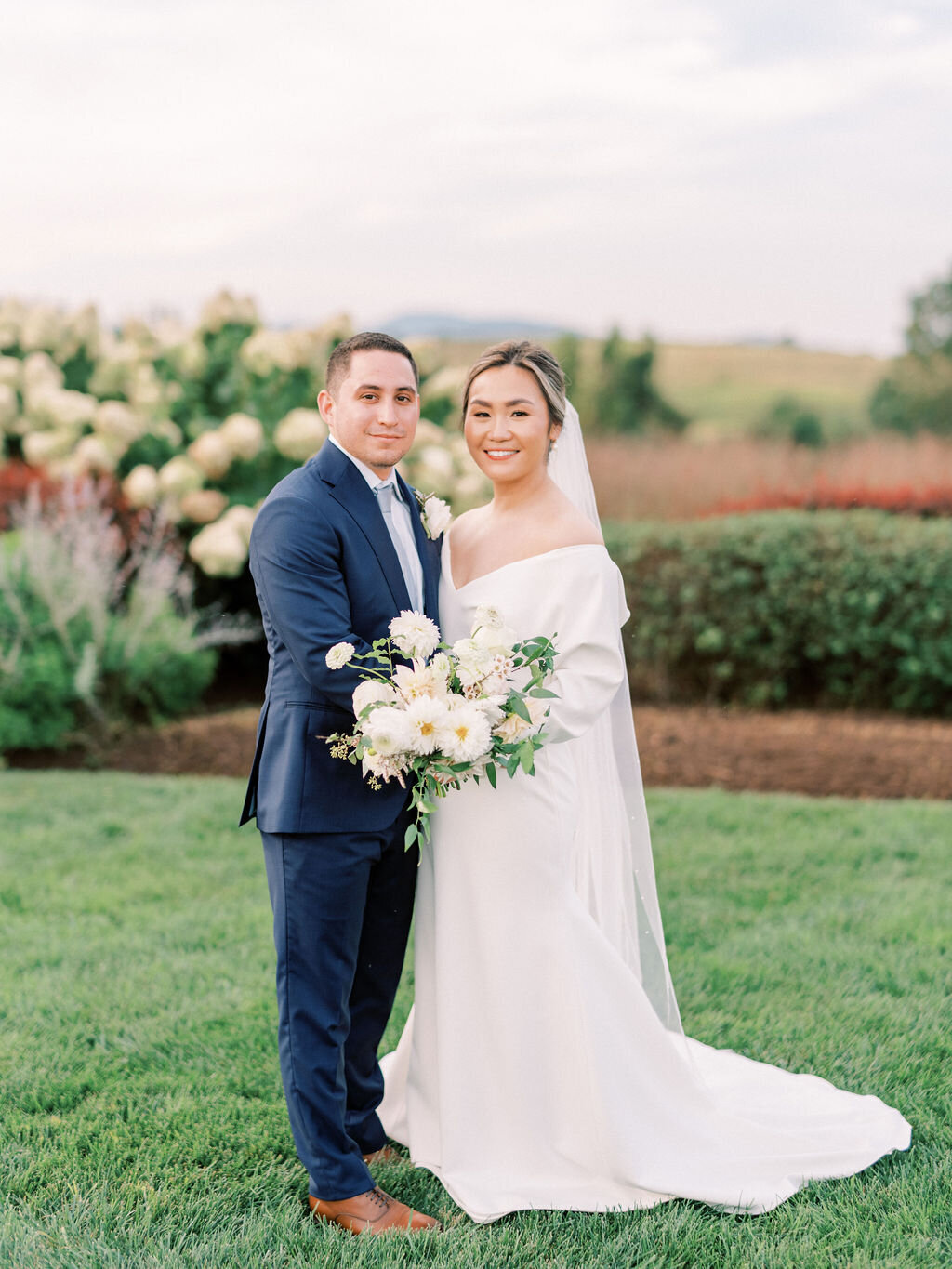 Leslie&Ricardo_EarlyMountainVineyardWedding_SneakPeek-95