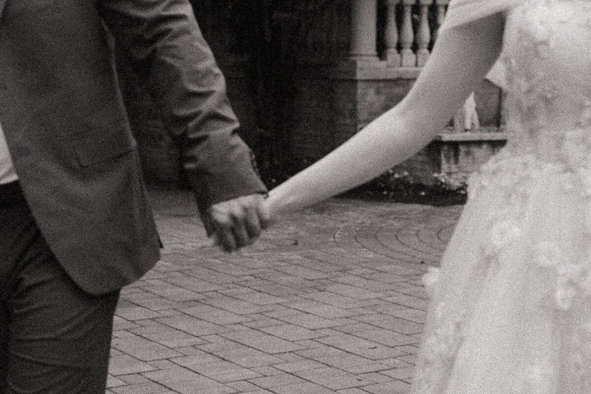 darby-saint-couple-holding-hands-nj-nyc