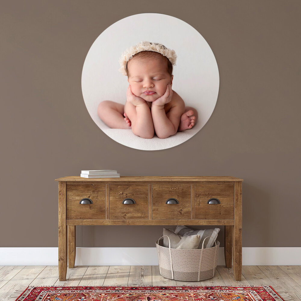 PRODUCTS_.CIRCLEFRAME_NEWBORNBABYGIRL_WALLART