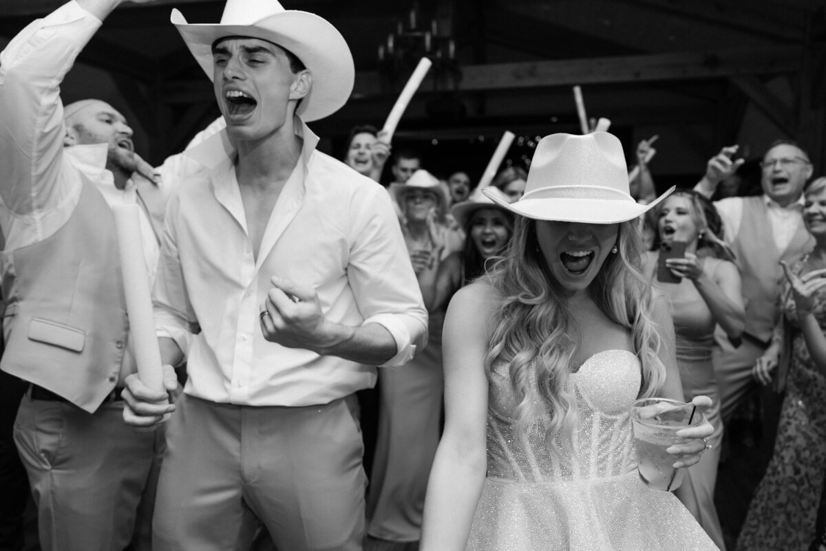 MargaretJames_PittsburghWeddingPhotographer-55