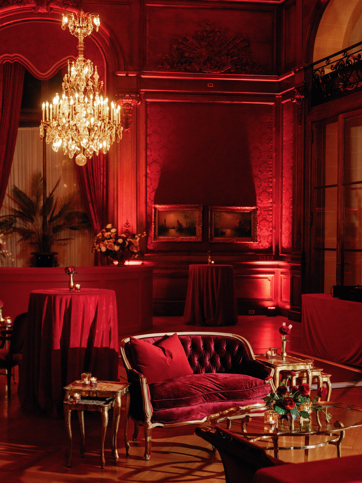 perry-belmont-house-wedding-ballroom-lounge-seating