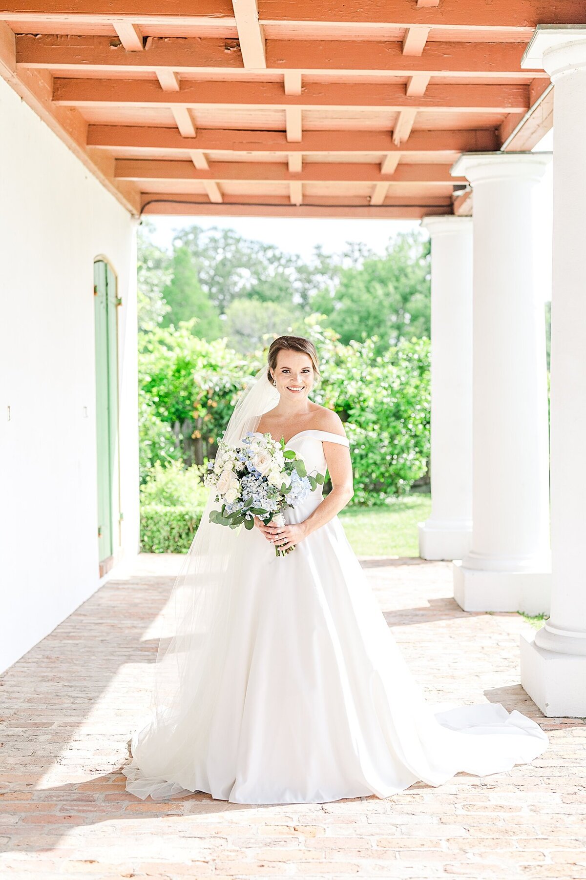 Haleigh Kirkland Photography Louisiana Mississippi Wedding Photography Lifestyle Photographer Southern Brides Romantic Elegant Christian Weddings Engagement Bridal Sessions 3