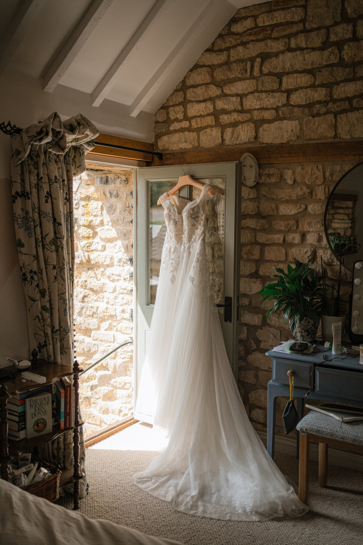 flora-and-will_deene-park-dibbins-wood-wedding_elee-smith-photo-02