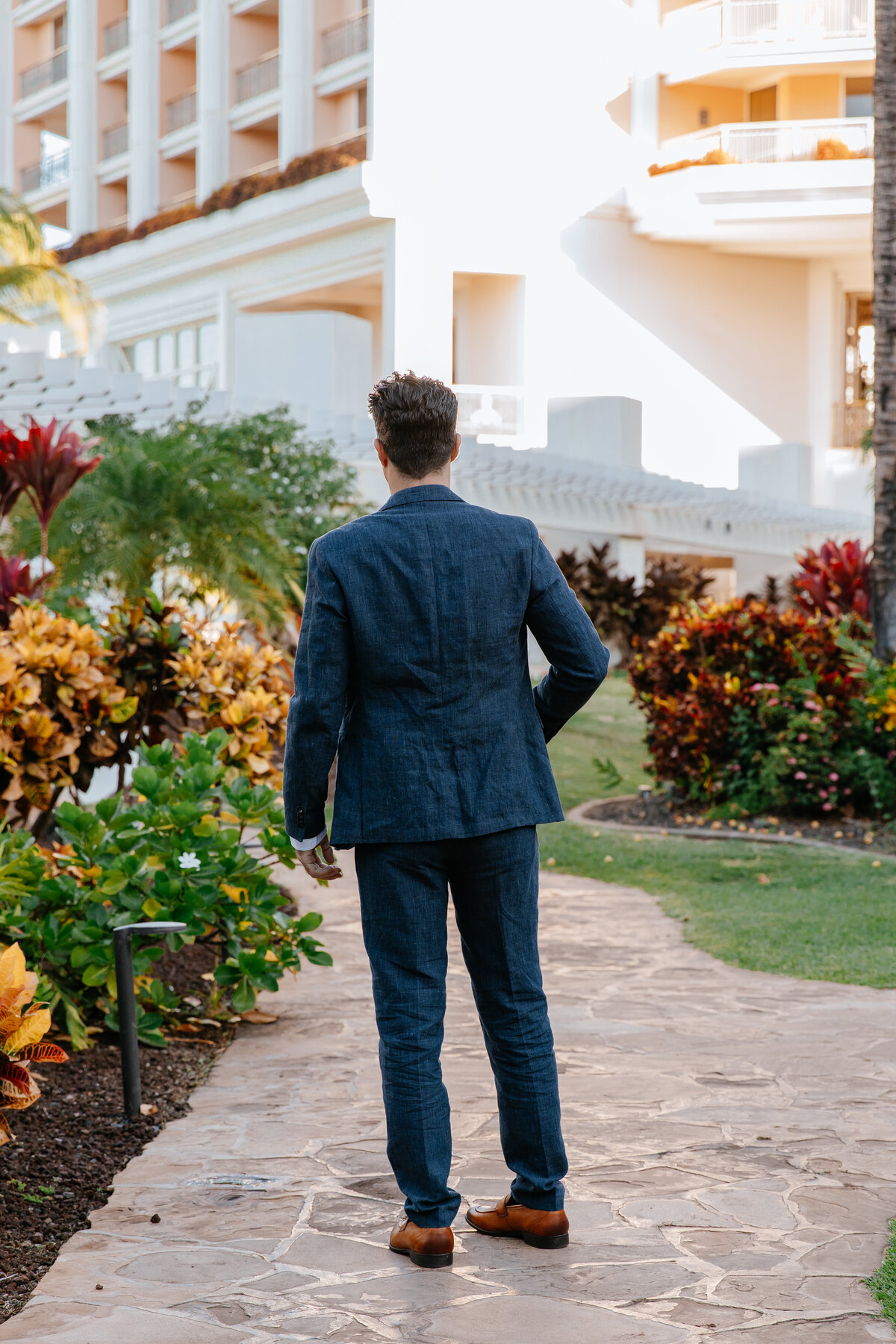 groom first look in maui 