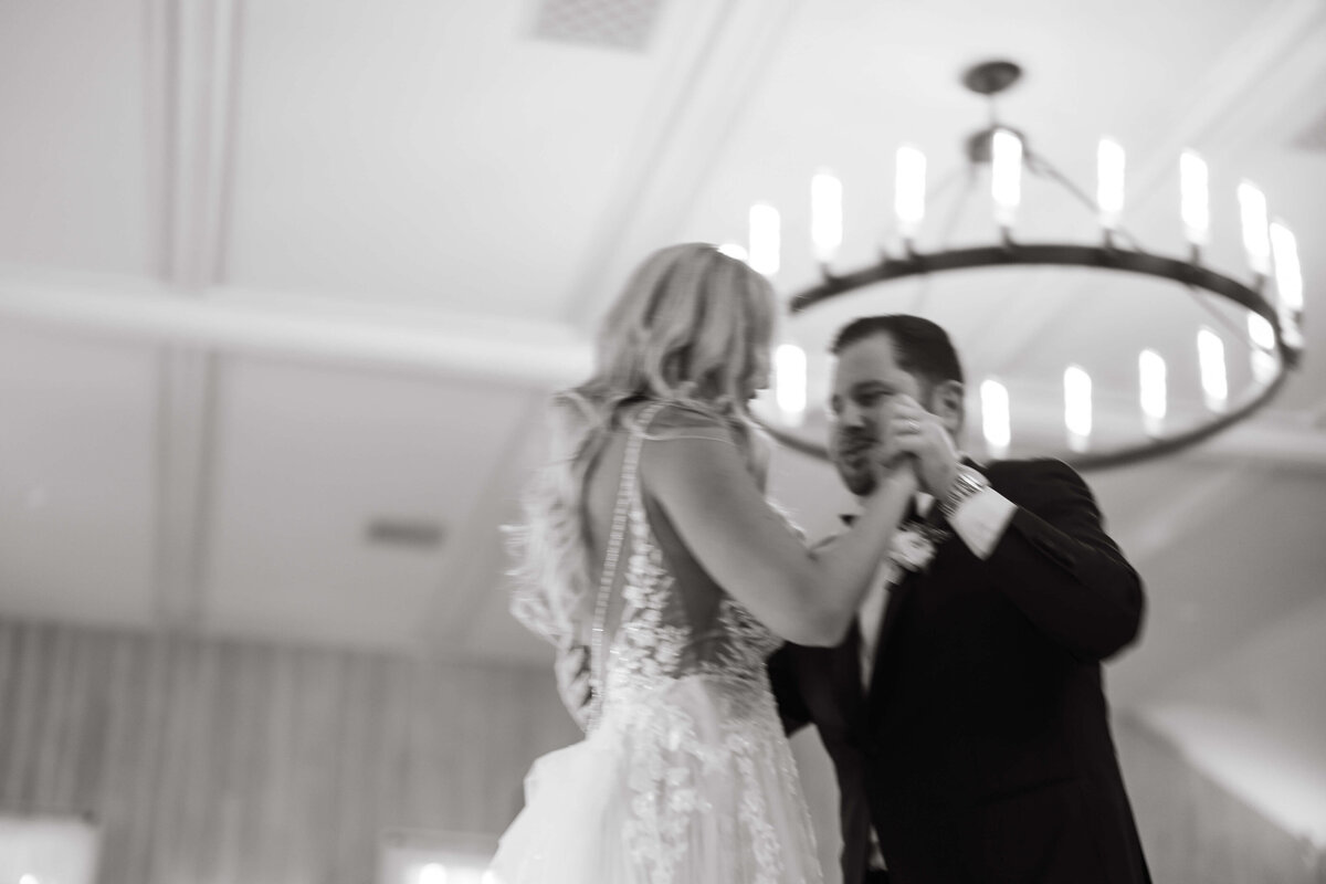 the-lodge-at-malibou-lake-modern-wedding-30
