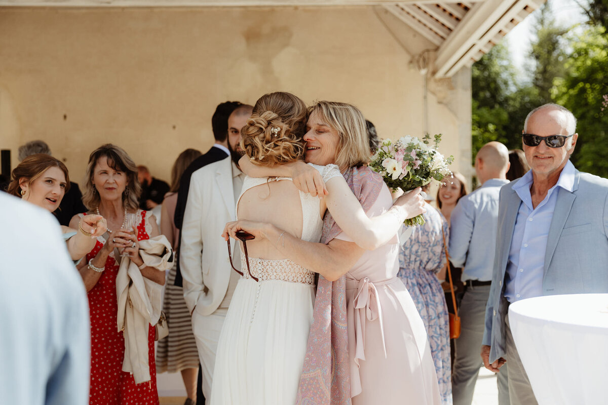 Elodie-et-Ludvik-cocktail-mariage-invites-32