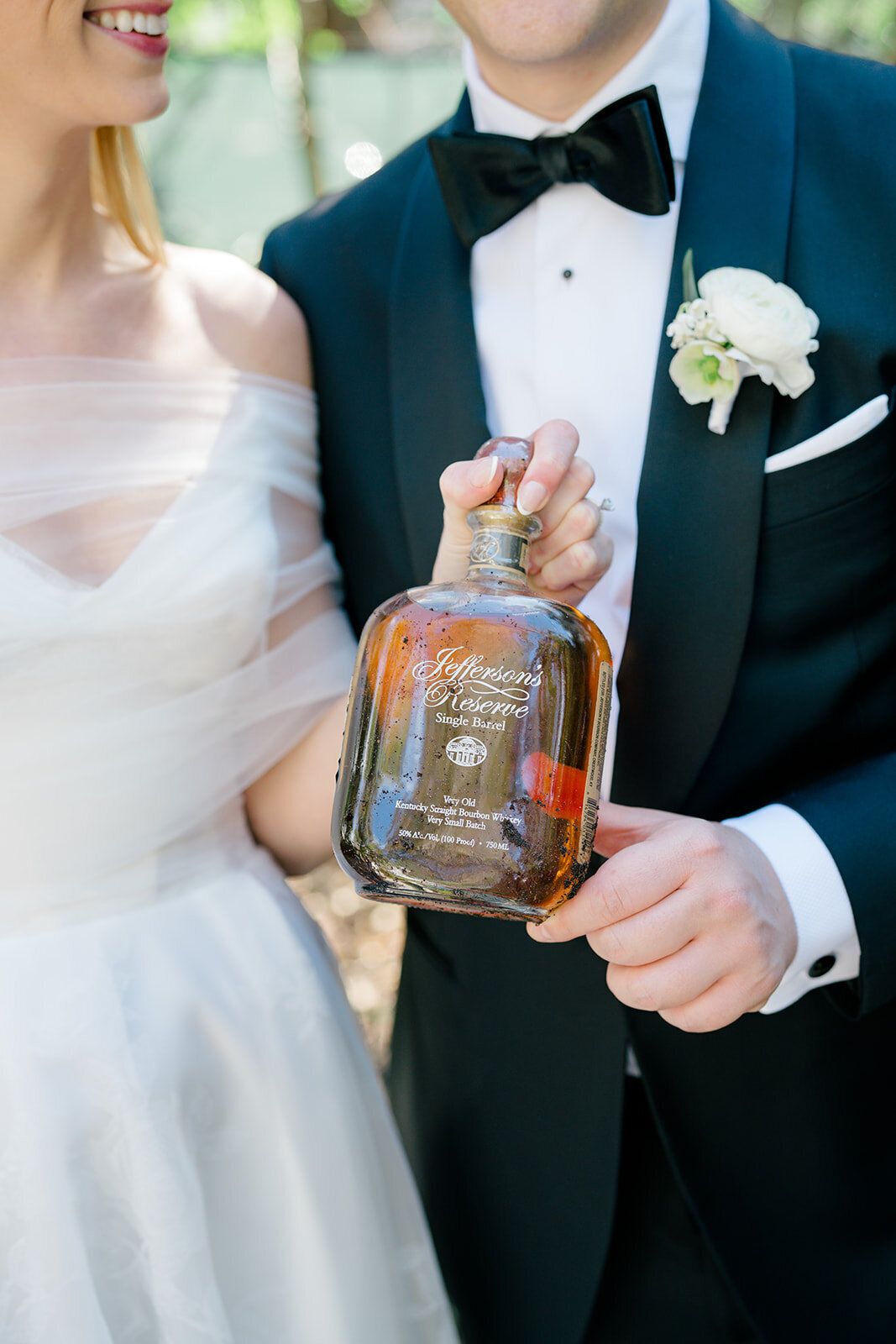 elevated_neutral_tones_governor_thomas_bennett_house_charleston_destination_wedding_photographer_wedding_Kailee_DiMeglio_Photography-514