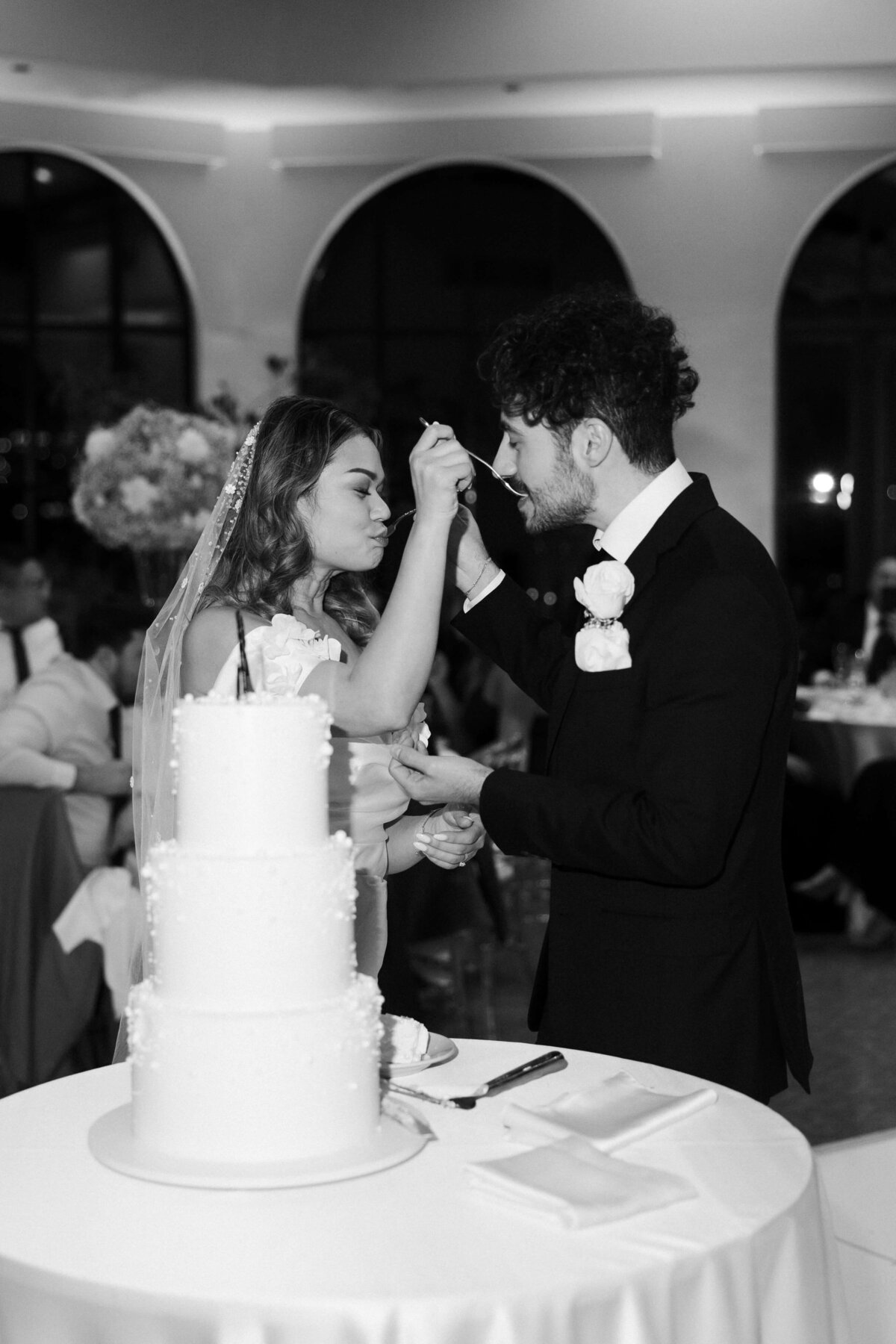 137_riskyexposure_marley-simon_las-vegas-elopement-photography
