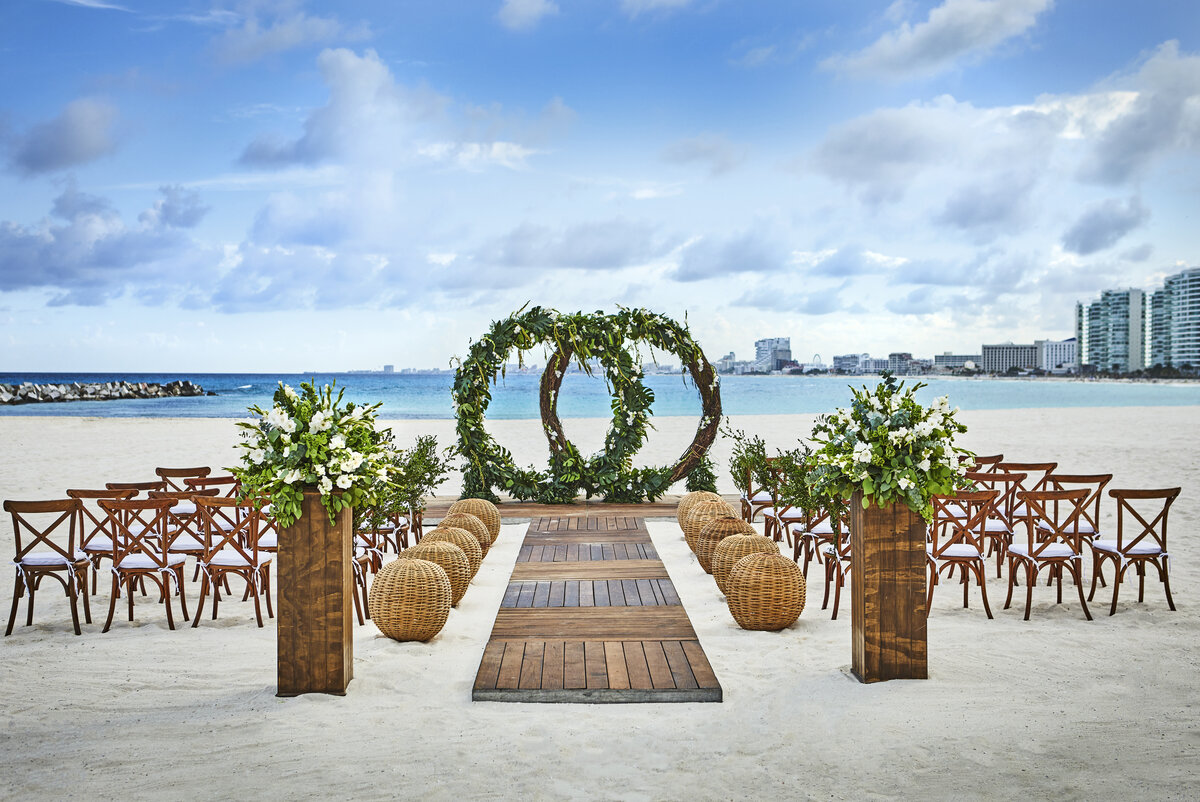 Beach wedding ceremony at Hyatt Ziva Cancun