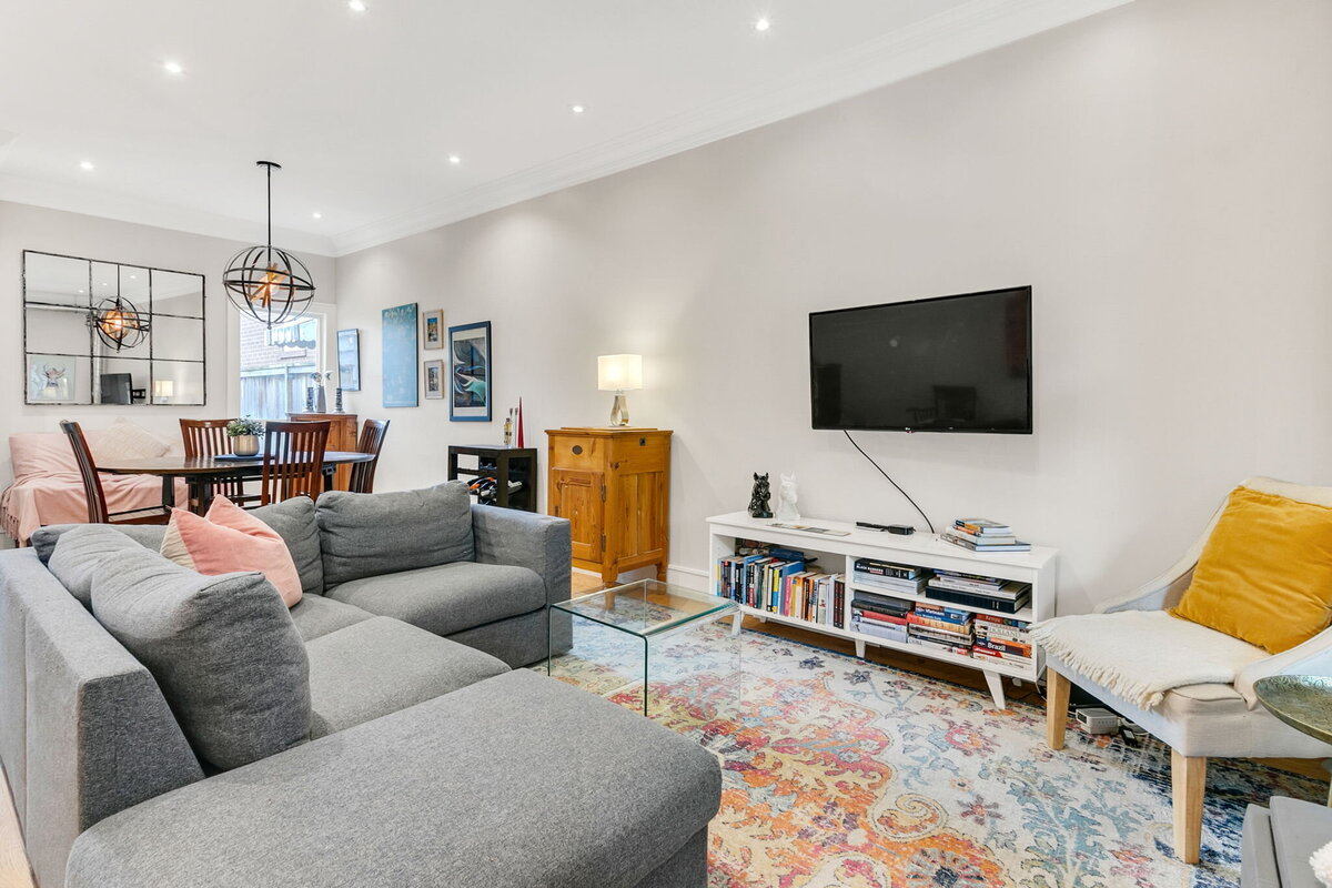 9-web-or-mls-8_002_Living Room