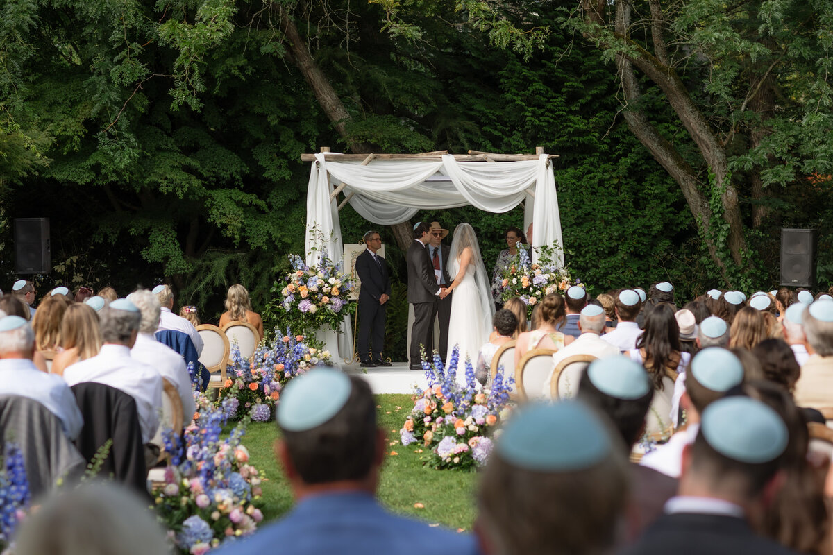 MeghanHemstra-Colourful-Vancouver-Garden-Wedding-111
