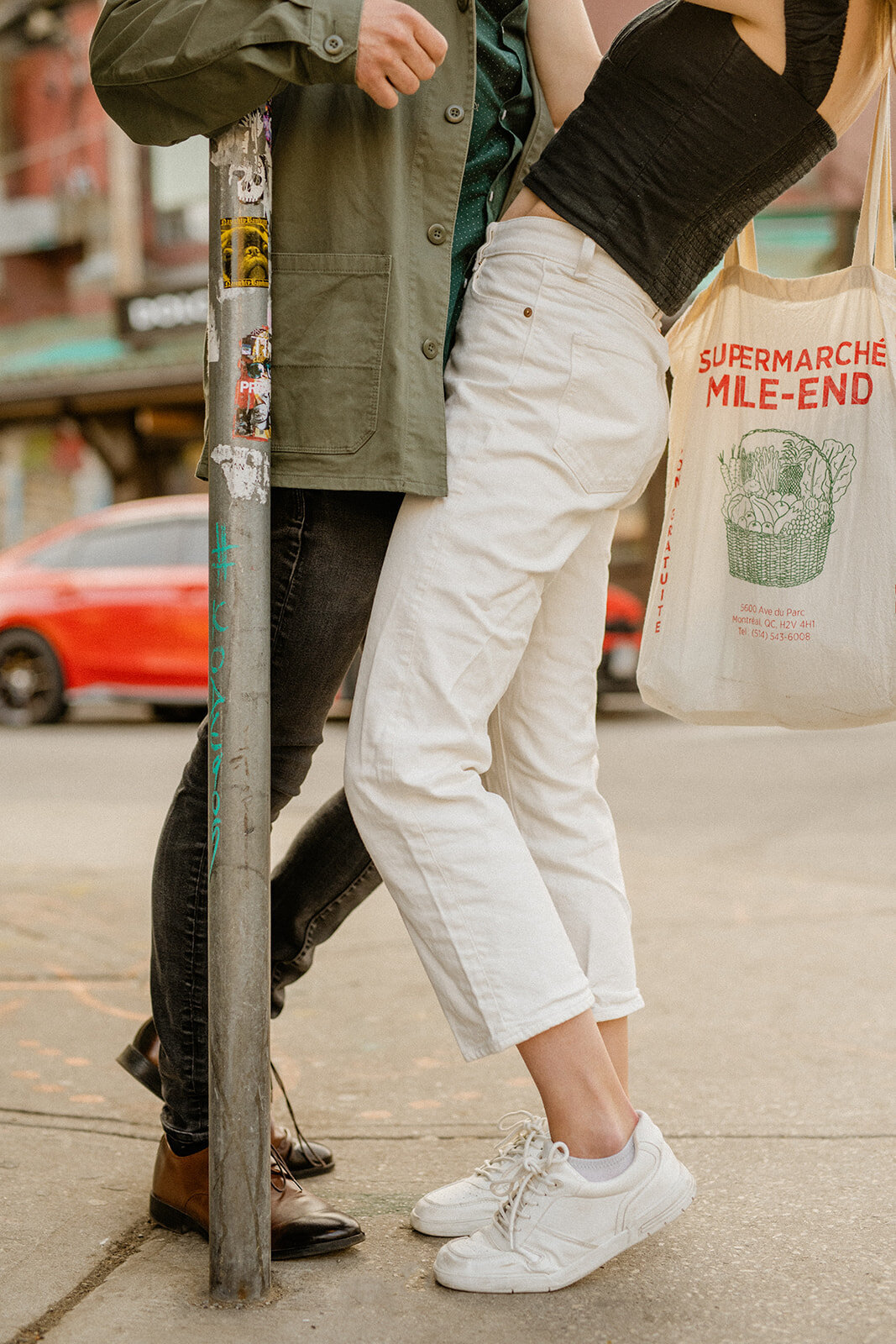 downtown-toronto-kensington-market-engagement-session-nontraditional-artsy-indie-film-romatic-1484