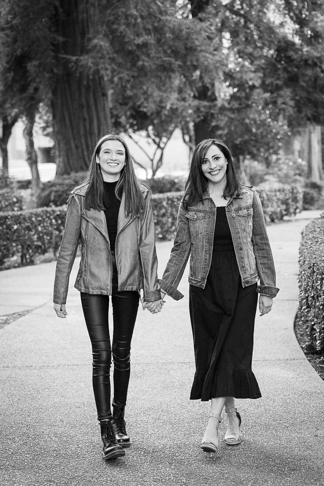 KS-Gray-Photography-family-portraits-in-orange-county-mom-and-daughter-walking