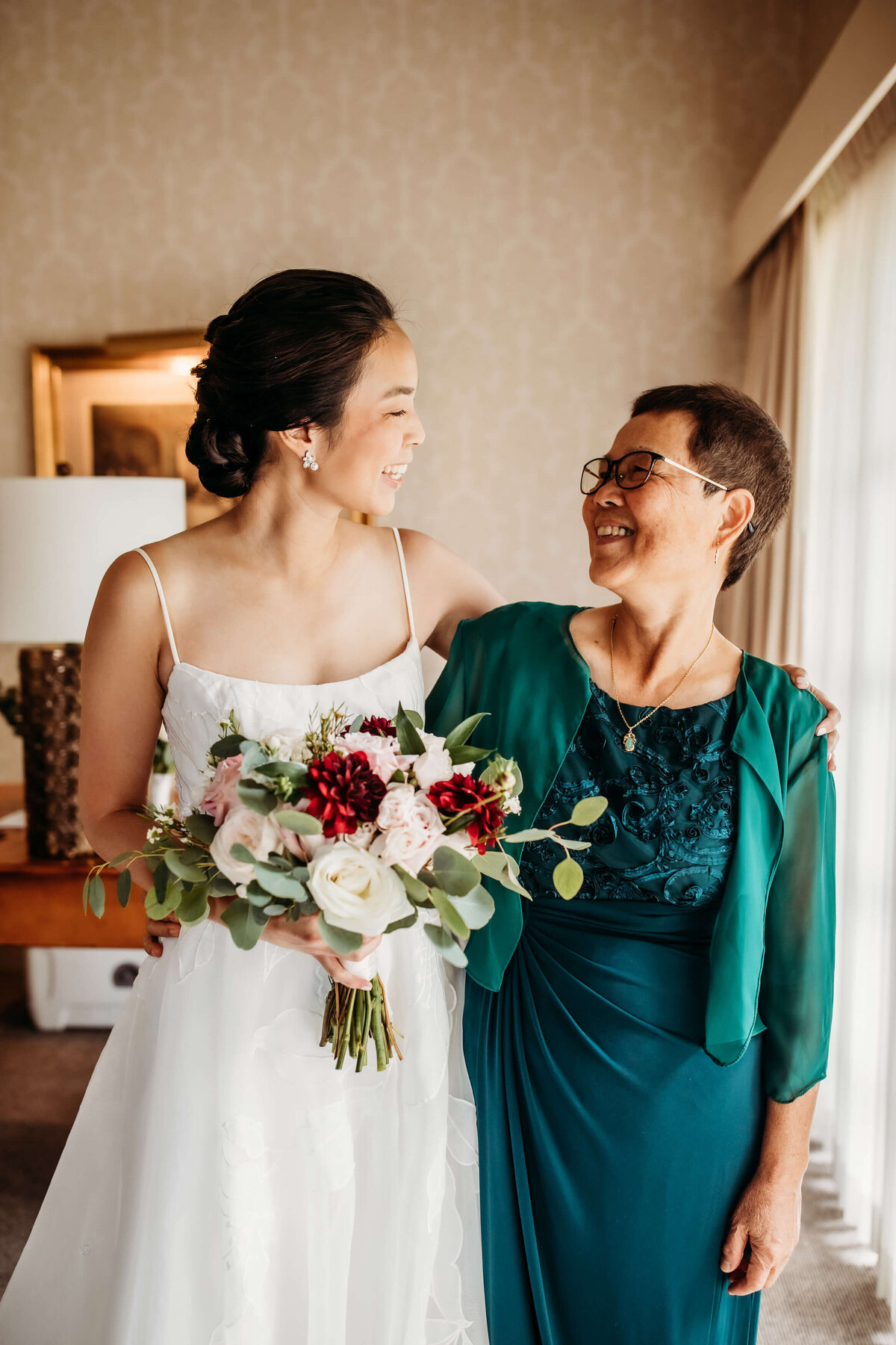 New_Hampshire_Wedding_Photographer_Bedford_Village_Inn-13