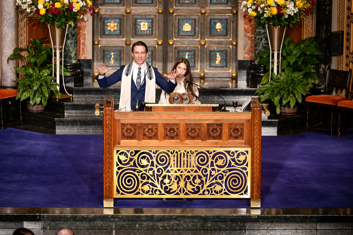Current_Bat_Mitzvah_Ceremony_edit-Olivia-0093