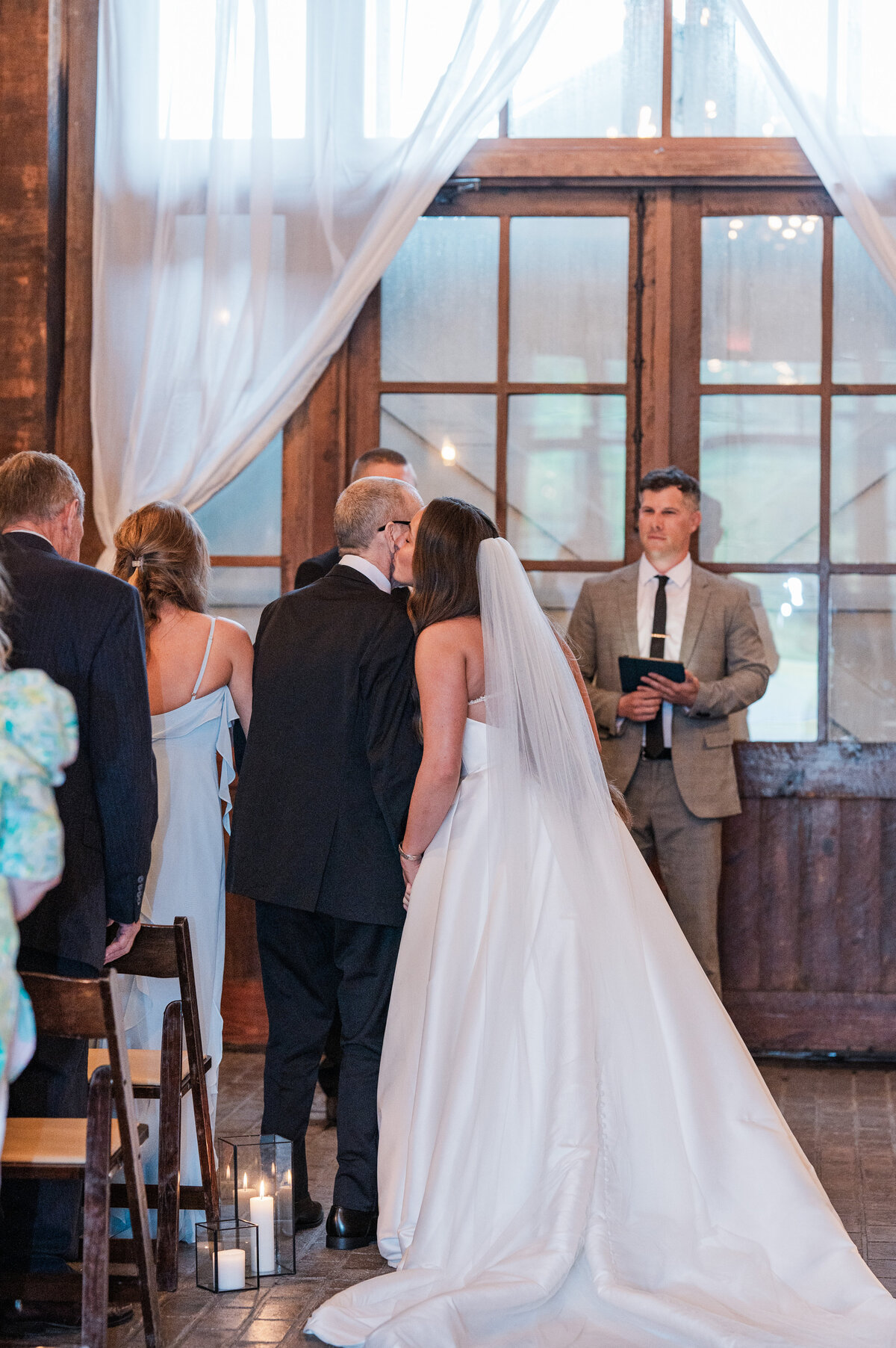 erik_sam_wedding_indoor_ceremony-34