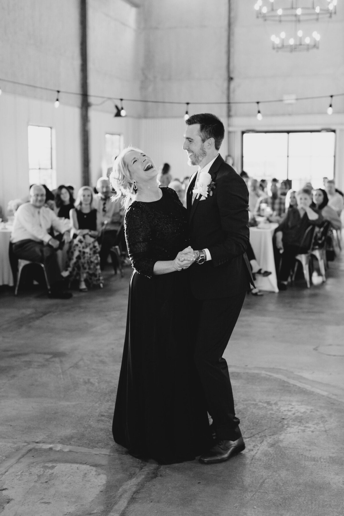 summer-rustic-blue-gin-wedding-7