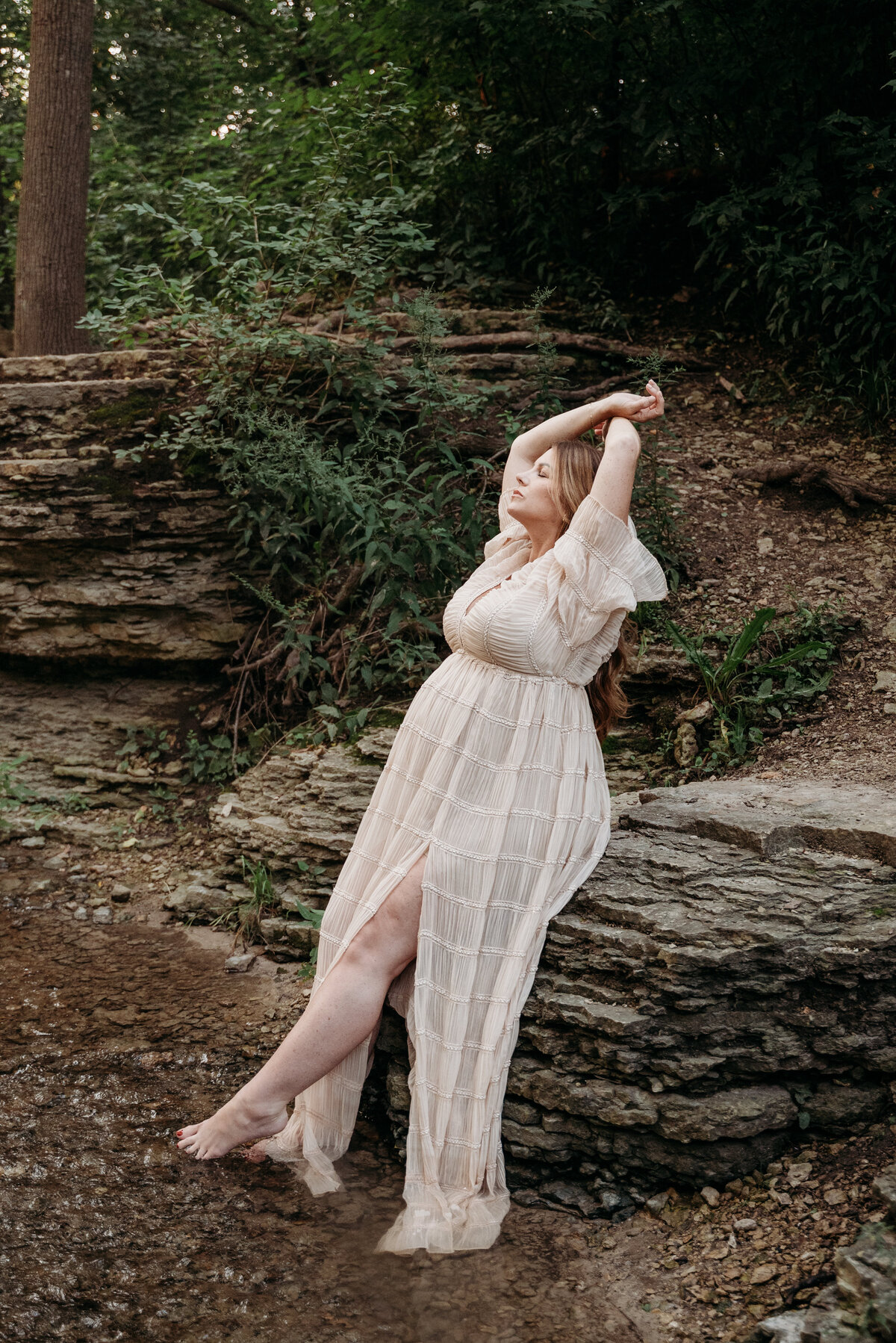 Creek Maternity Photoshoot, South Elgin, IL