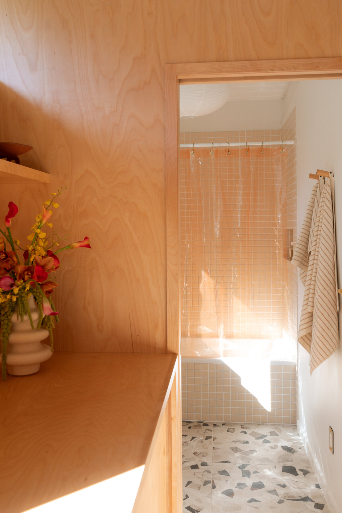 KOCINSKI-MCM-GUEST-BATH-RENO-DIGITAL--31