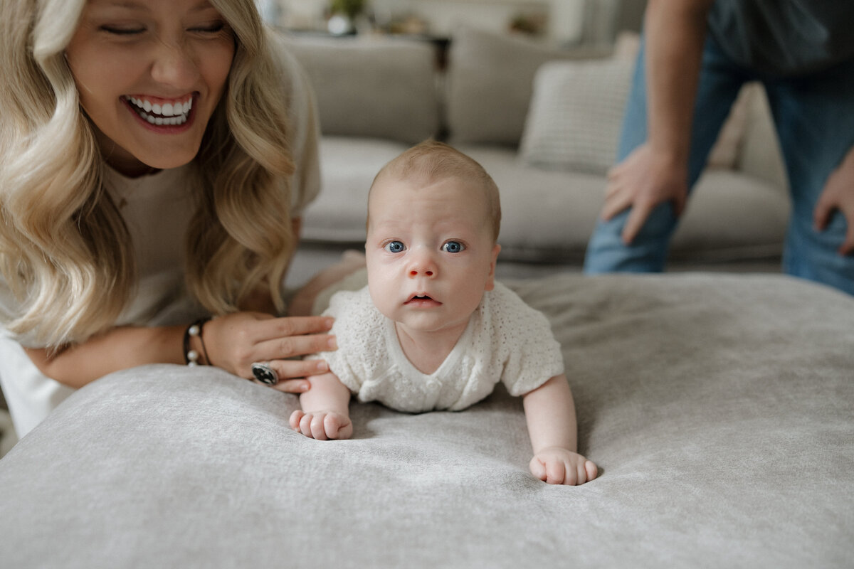Indianapolis newborn photographer candid lifestyle baby photo