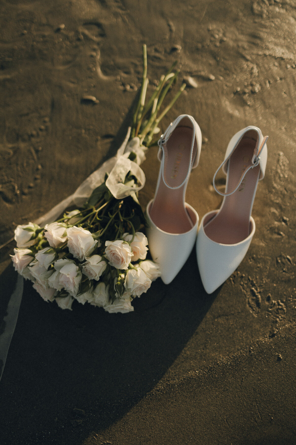 beach-wedding-couple-photoshoot-3