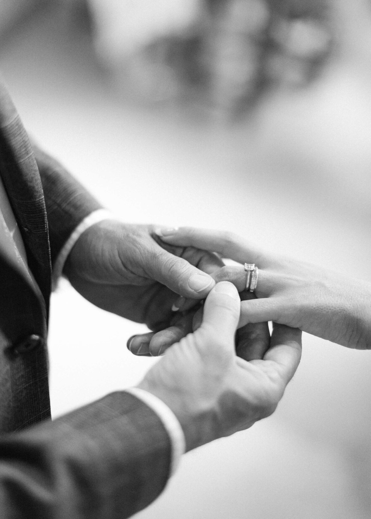 chloe-winstanley-weddings-ceremony-cotswolds-rings-black-white