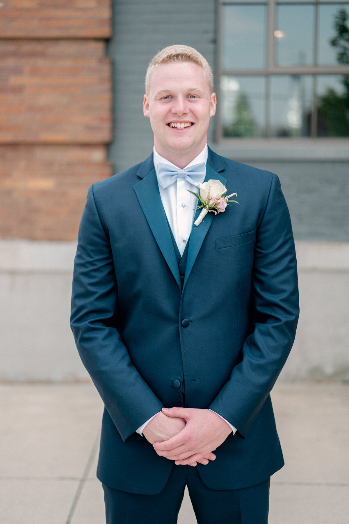 Brit-Jaye-the-steam-plant-wedding-blush-and-bloom-floral-v-18
