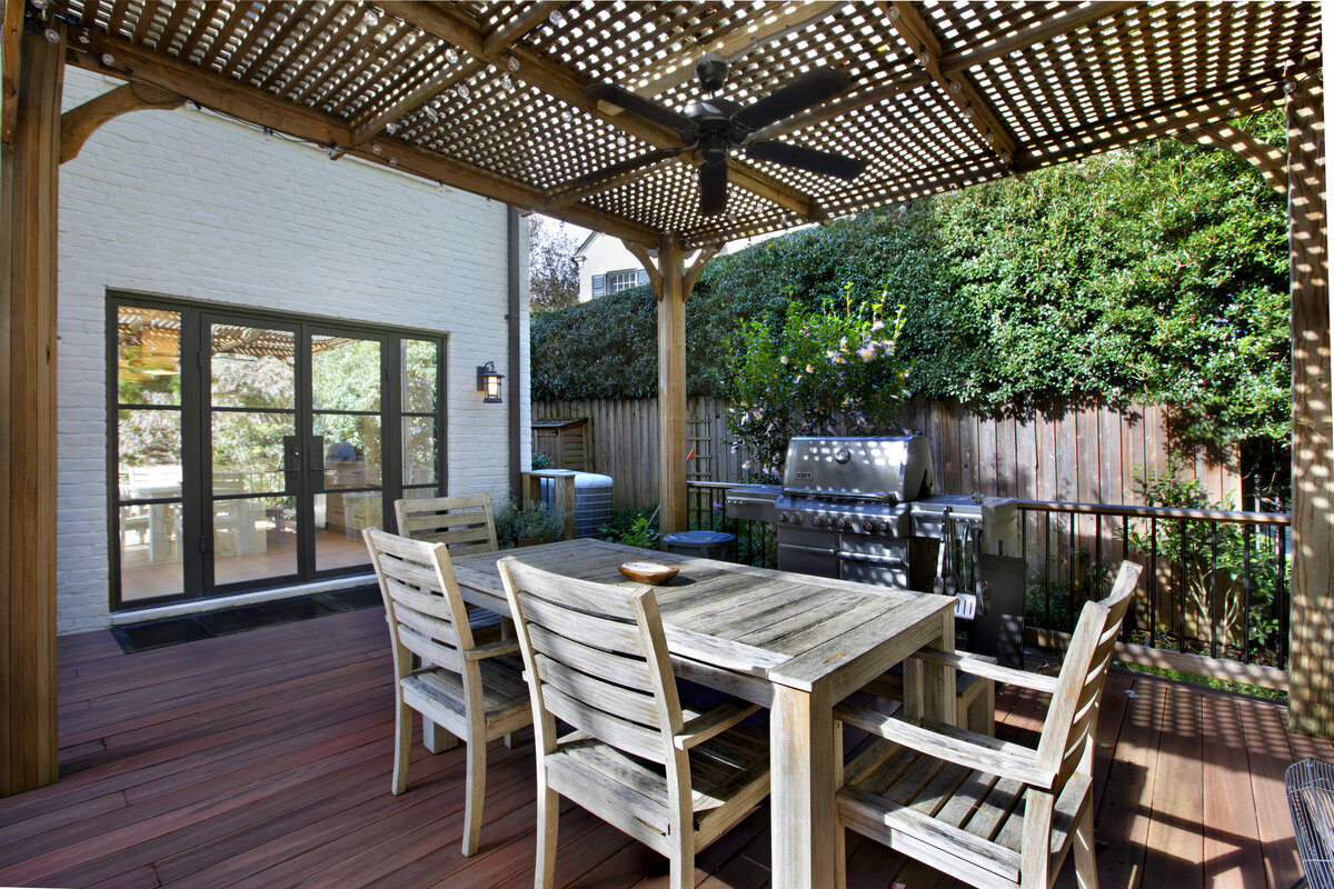 Scardino October 2021 Julie Moellering Deck 4 CLOSED