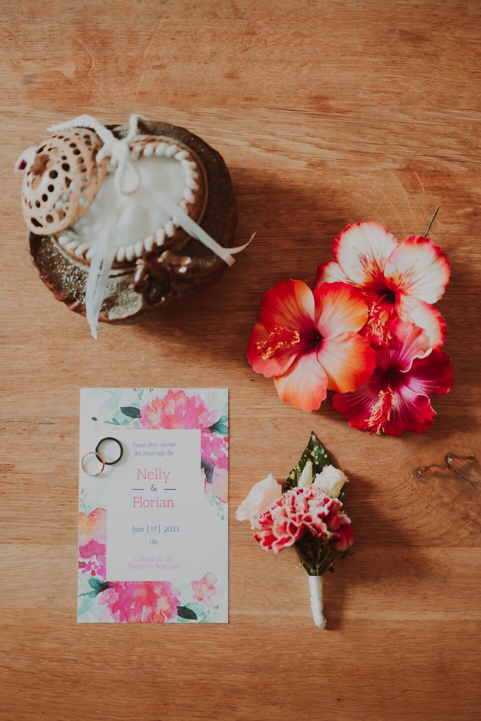flatlays-mariage-teintes-exotiques