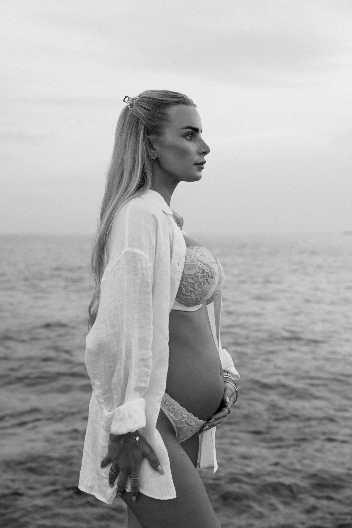 Maternity_Photographer_Ibiza_Sunset_Photoshoot_BlackWhite