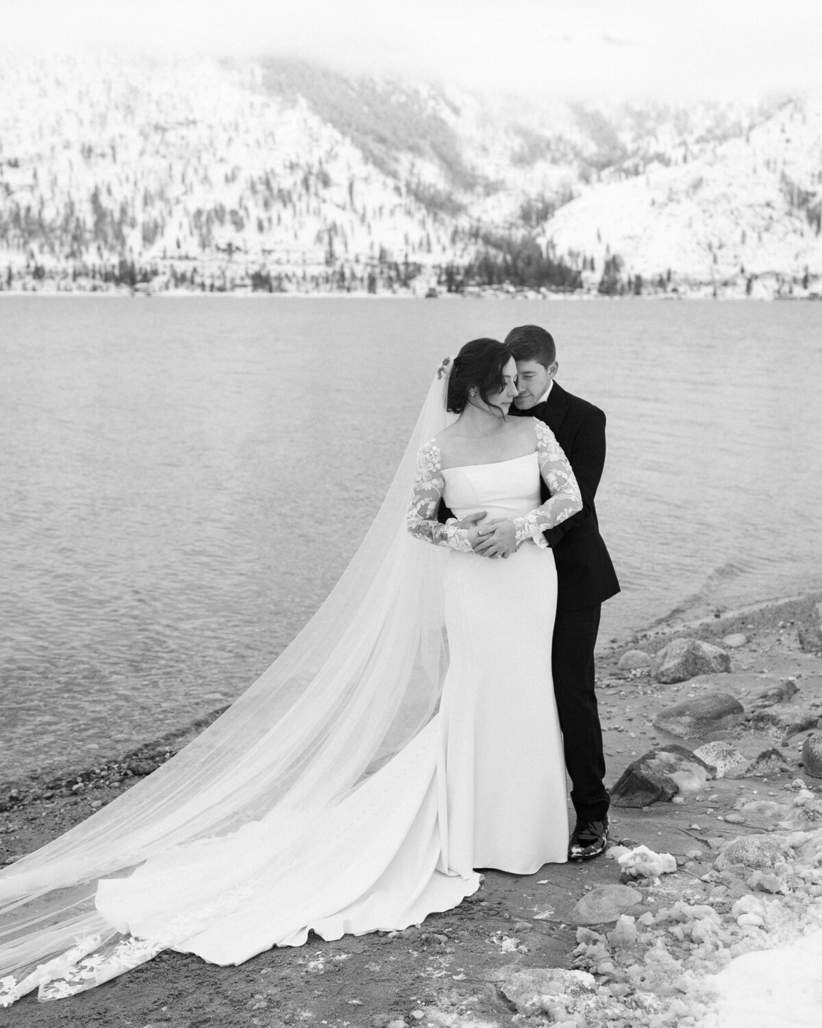 winter_lake_chelan_wedding_05